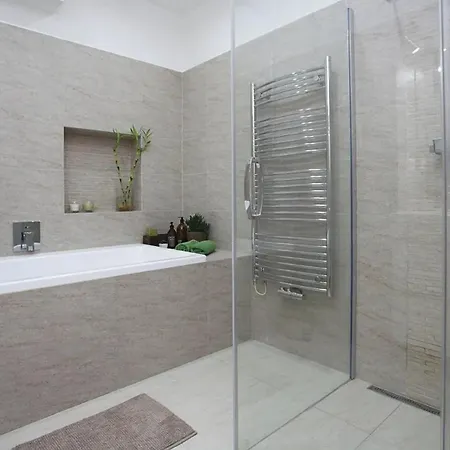 Appartement Base Ideale Per Esplorare